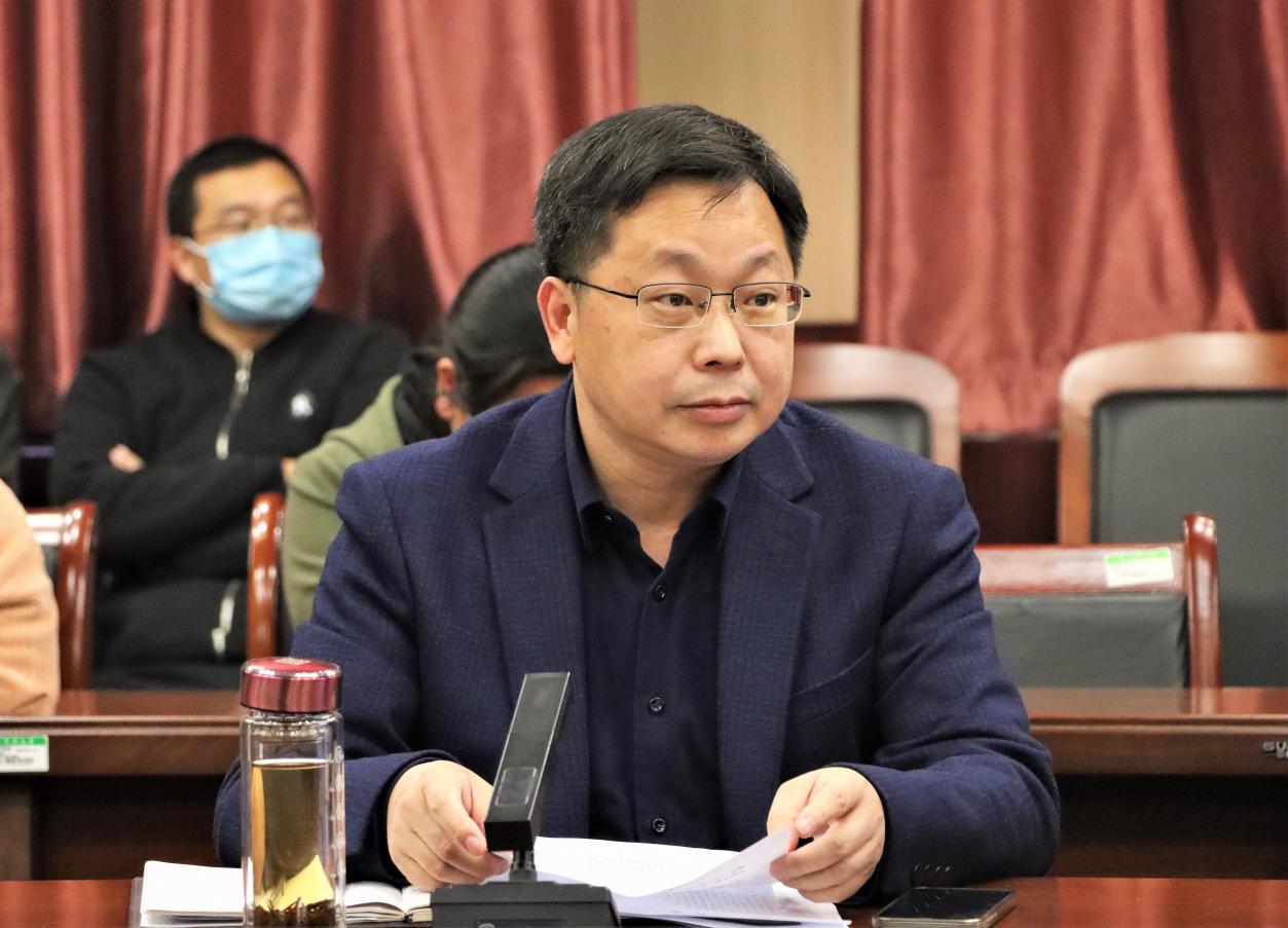 说明: 教职工2蔡院长 说明: 教职工2蔡院长